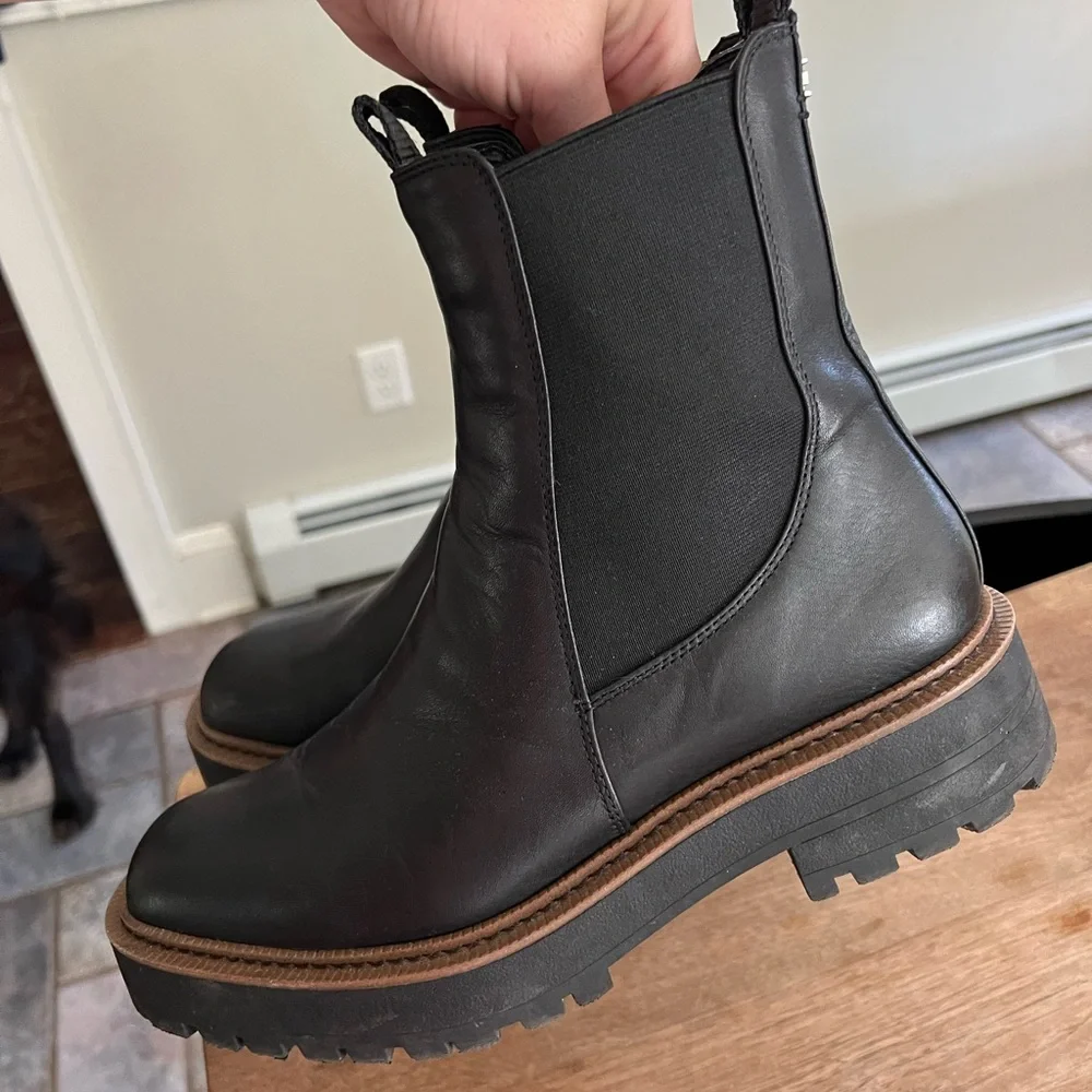 Sam Edelman Chelsea Boot - Picture 13 of 14